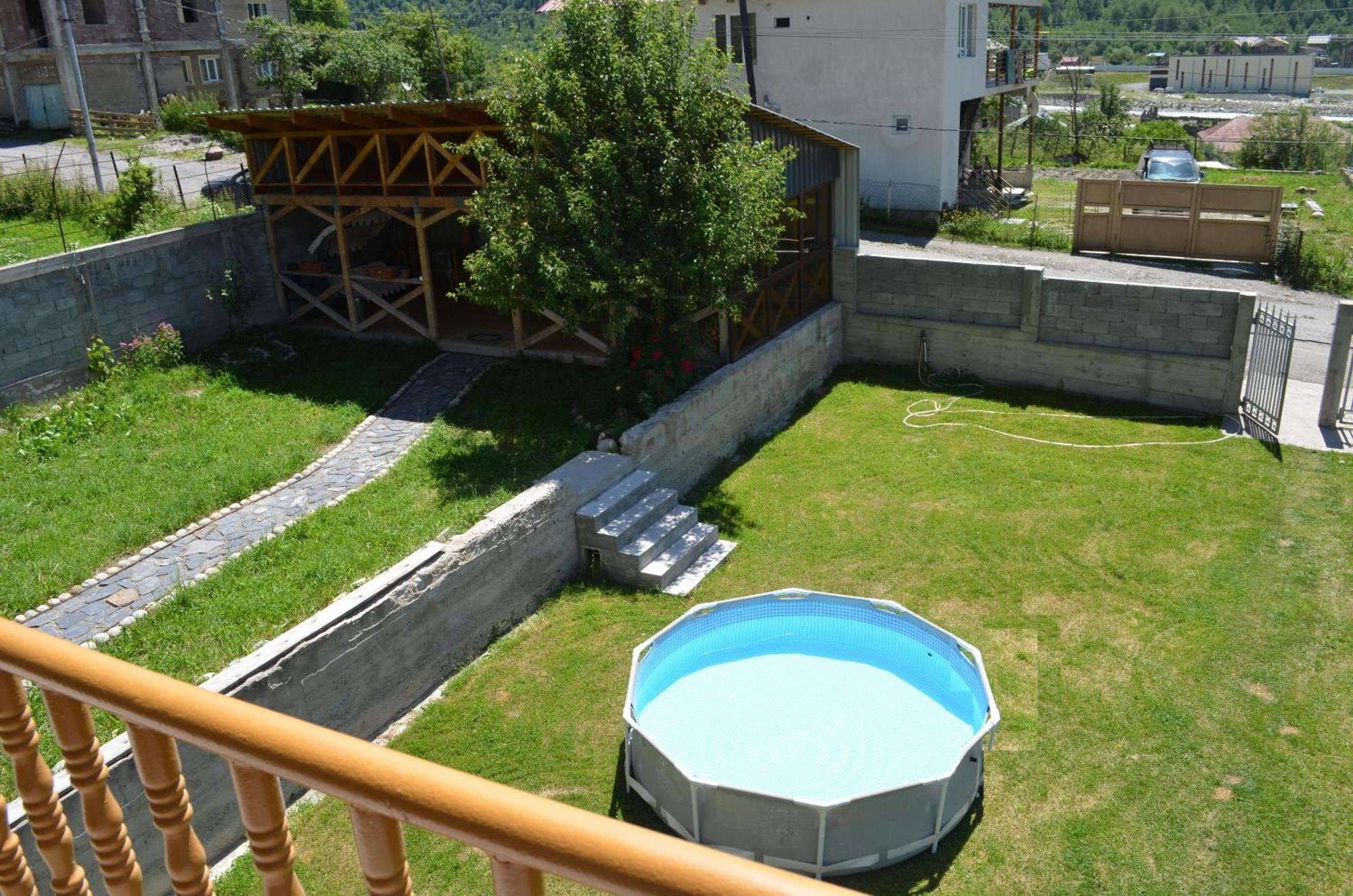 Guesthouse Qarim Mestia Exterior photo