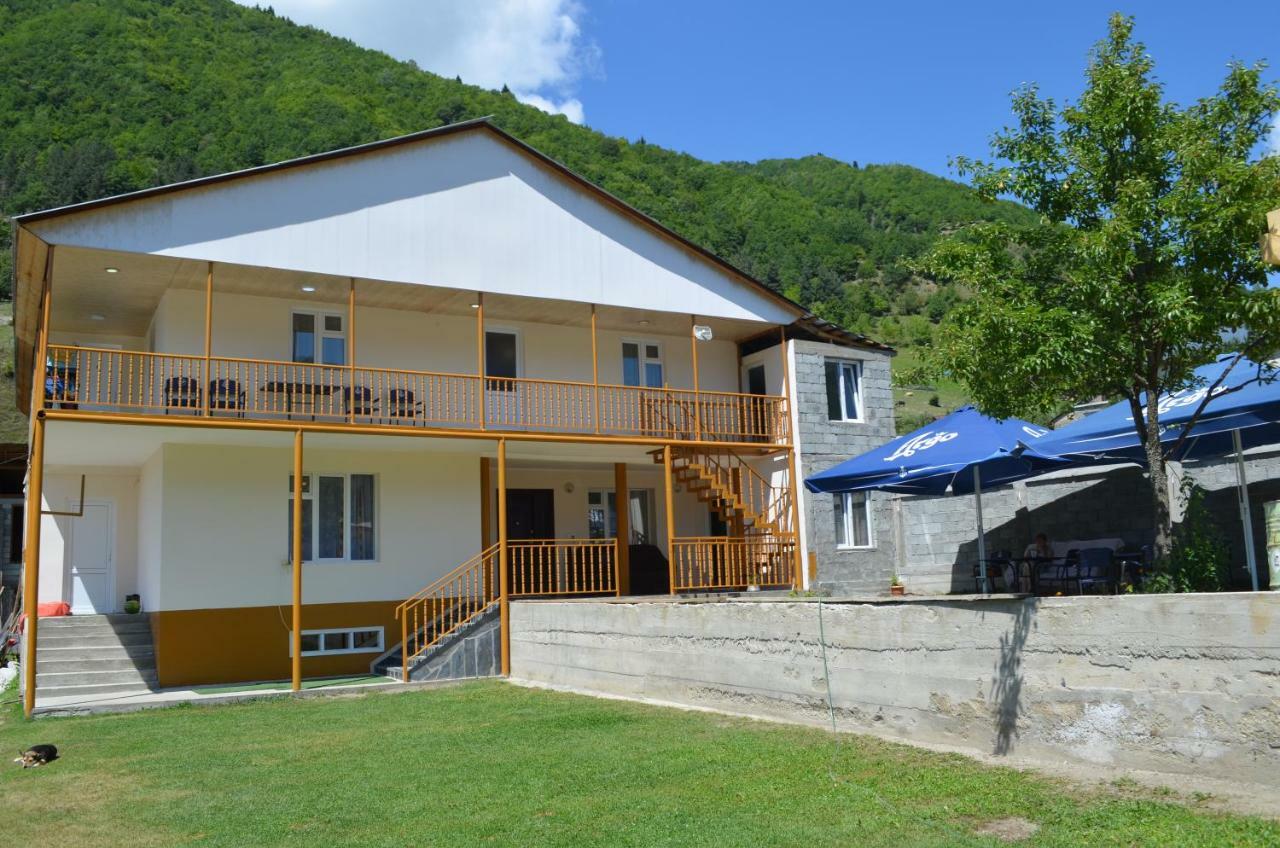 Guesthouse Qarim Mestia Exterior photo