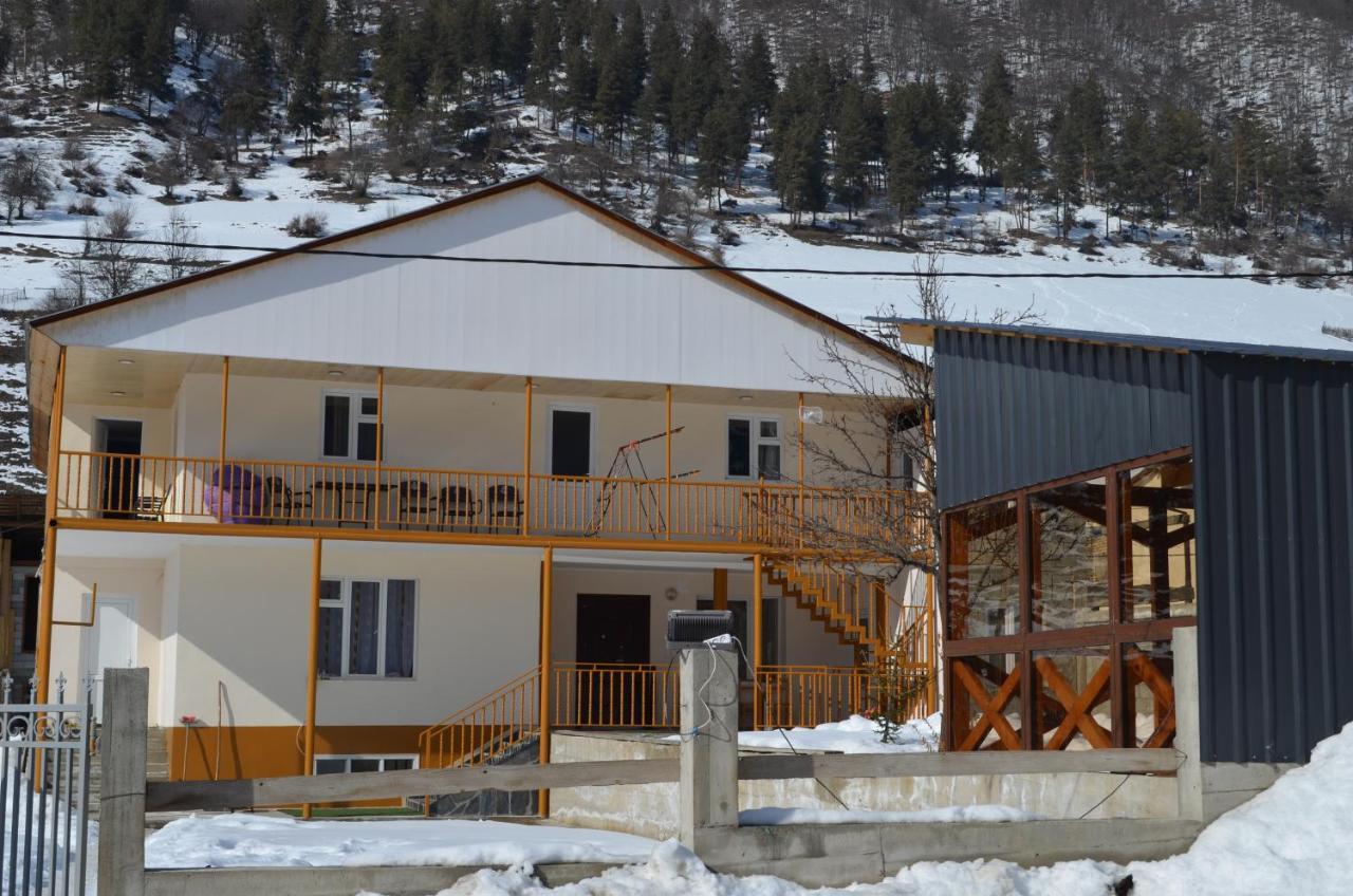Guesthouse Qarim Mestia Exterior photo