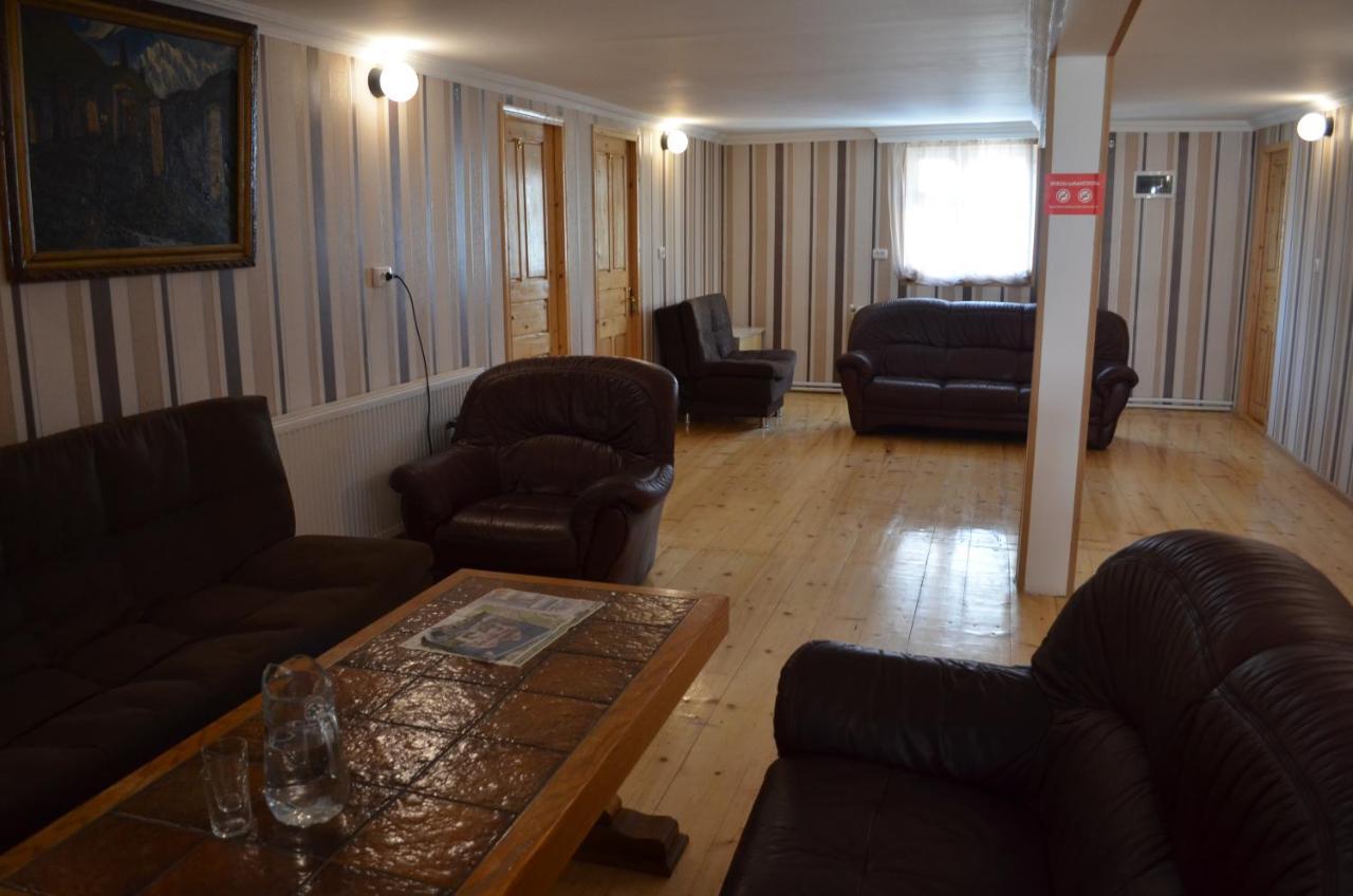 Guesthouse Qarim Mestia Exterior photo
